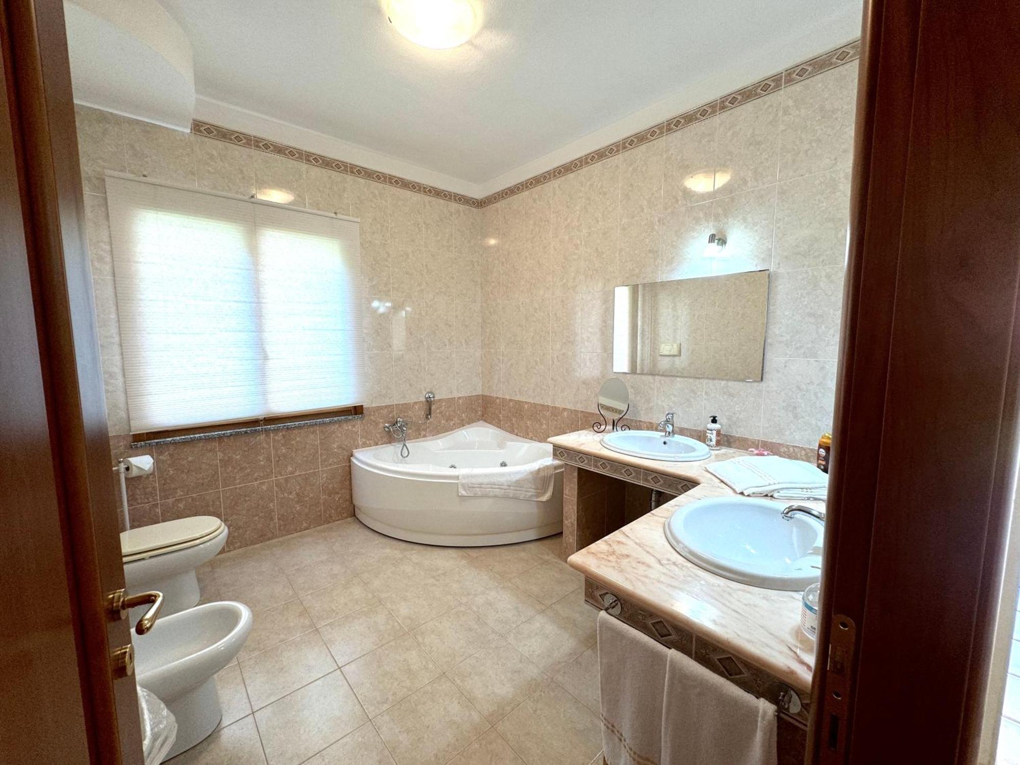 Rosa'S House - Zona Ospedaliera Apartment Cagliari Ngoại thất bức ảnh