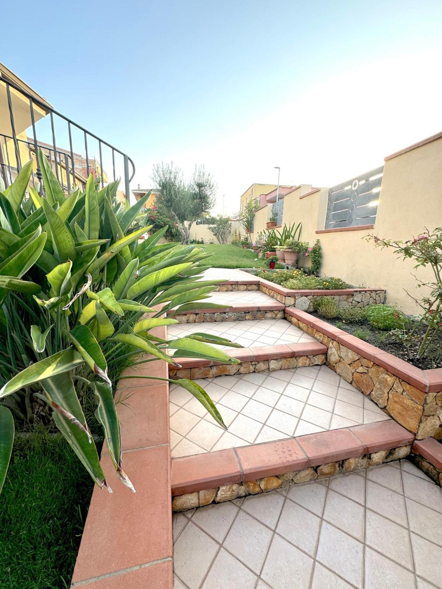 Rosa'S House - Zona Ospedaliera Apartment Cagliari Ngoại thất bức ảnh
